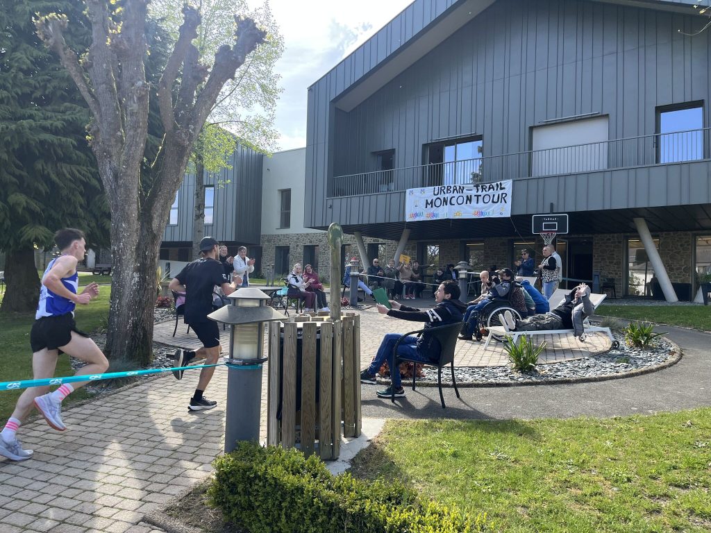 Coureurs de l’Urban Trail à la Maison de Moncontour